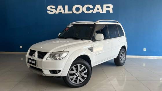 MITSUBISHI PAJERO TR4 2.0 4X2 16V 140CV FLEX 4P MANUAL MITSUBISHI PAJERO TR4 2.0 4X2 16V 140CV FLEX 4P MANUAL